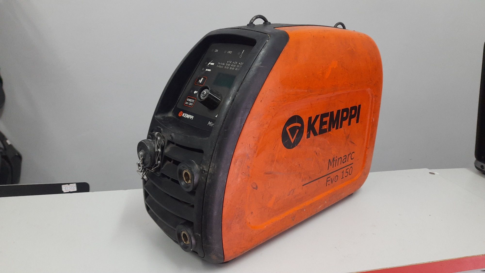 Зварювальний апарат Kemppi minarc Evo 150 не включається