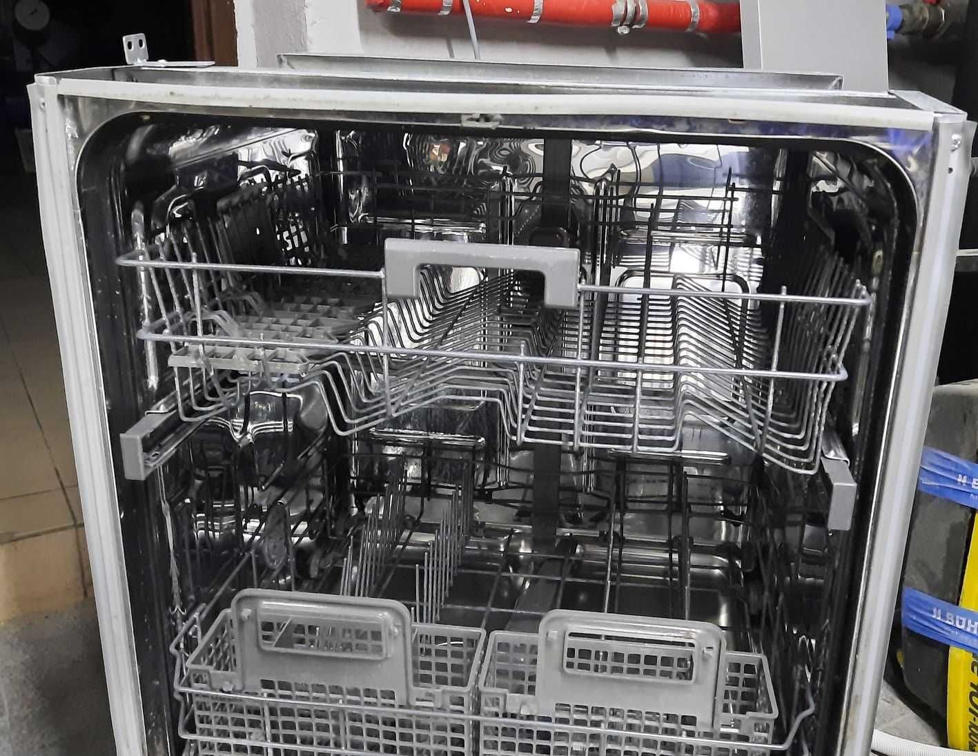 Popsuta i używana zmywarka Bauknecht GSX 158111 wada pompy Whirlpool