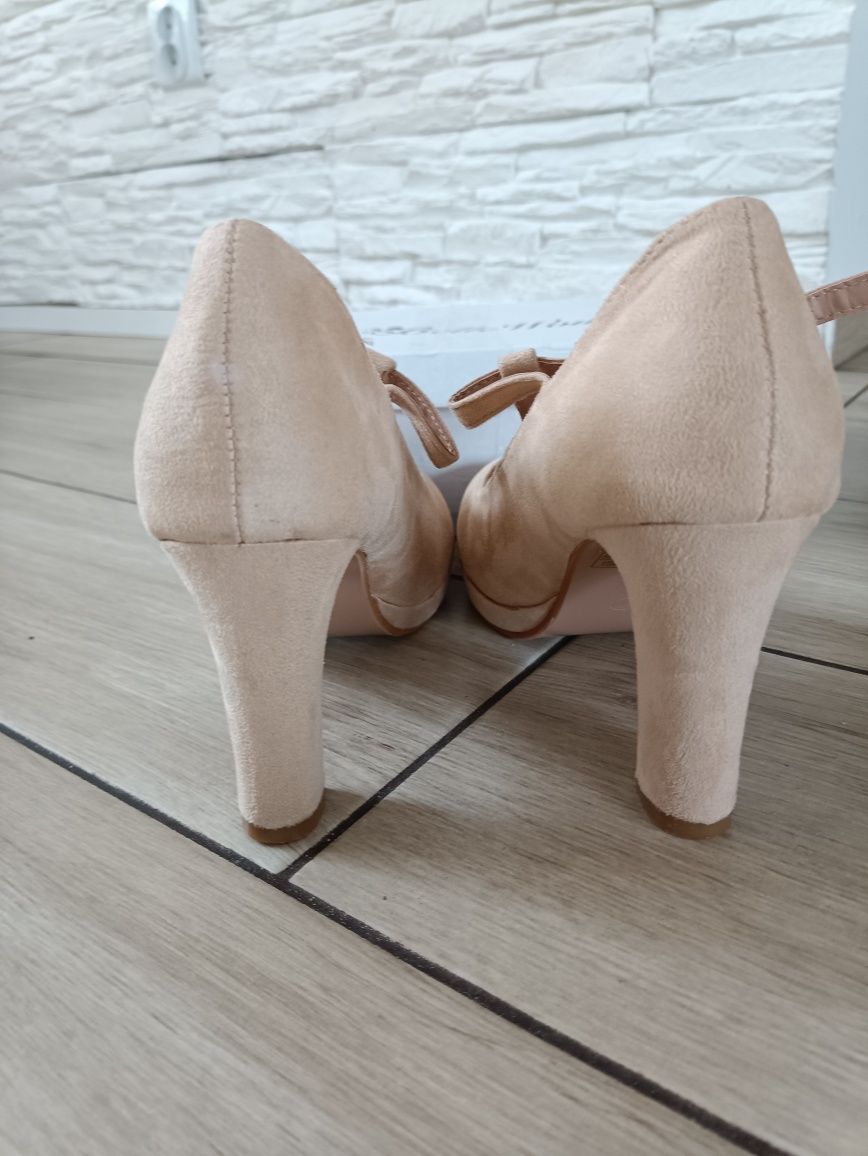 Warto Nowe buty czółenka na paski rozm.37