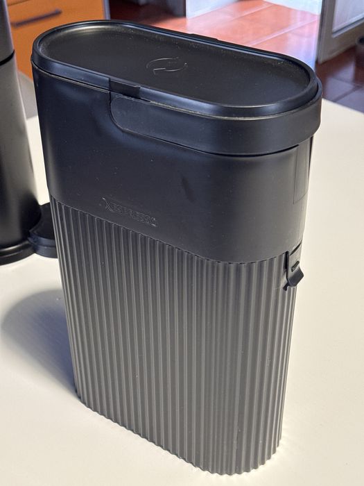 Nespresso vertuo pop Azul + caixa capsulas