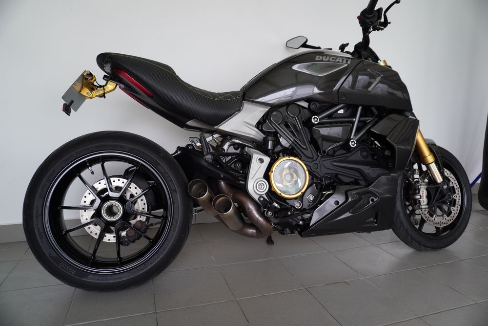 Ducati Diavel 1260s carbono