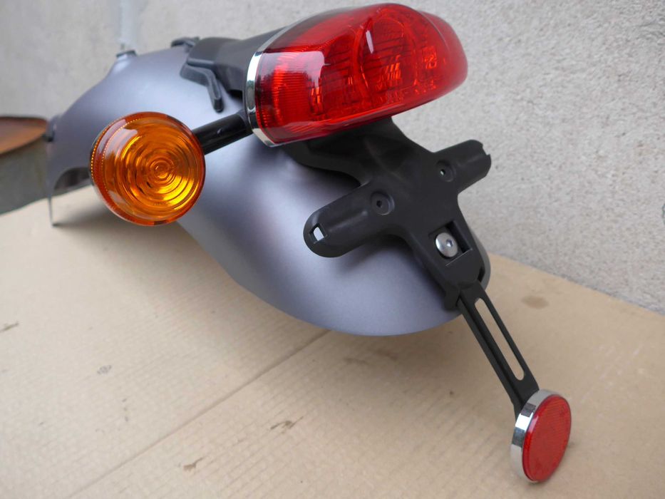 Triumph Bonneville t100/120 BŁOTNIK tył lampa LED kierunkowskaz / bdb