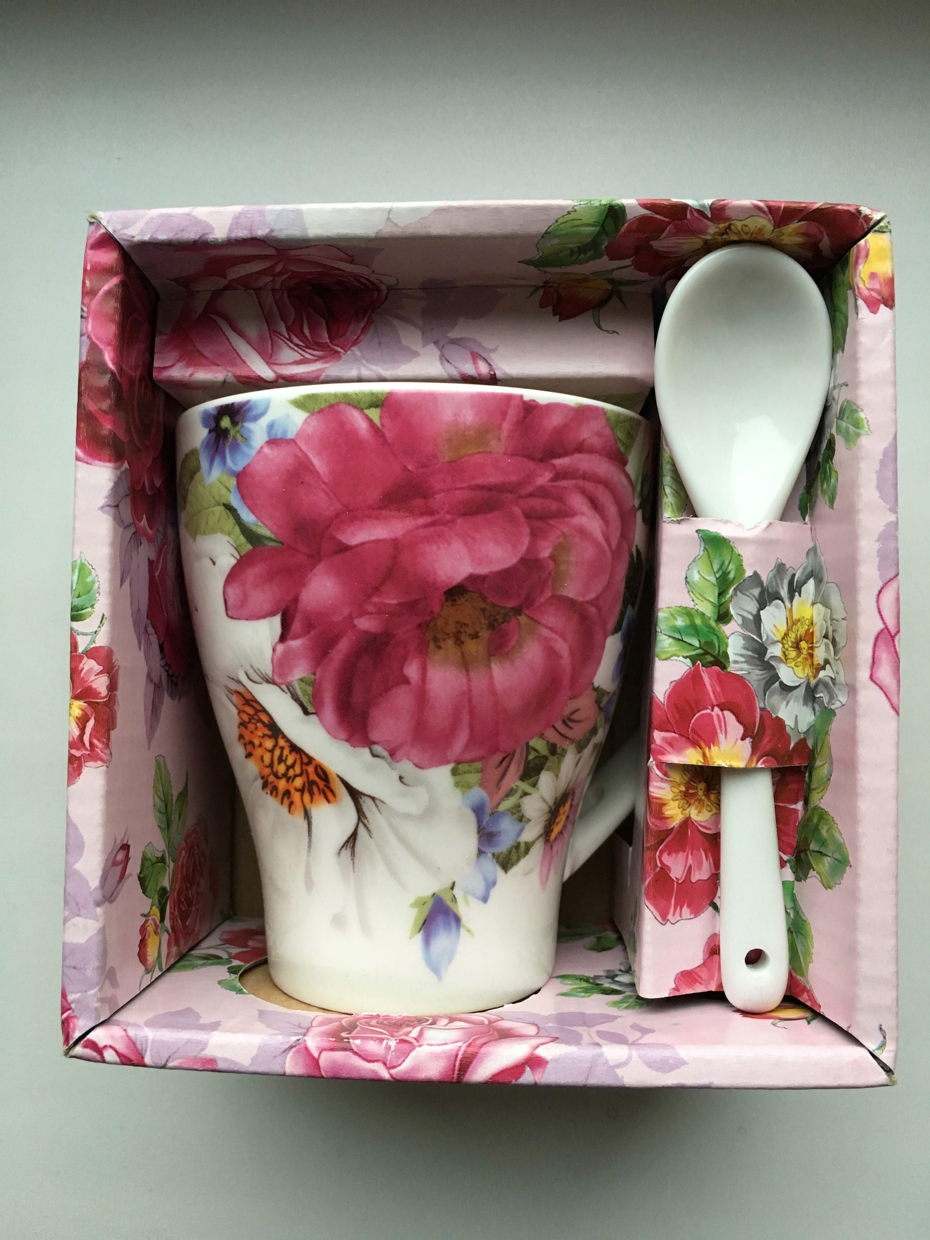 Чашка з ложечкою у подарунковій коробці Весняний сад