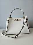 Guess torebka biała Uptown Chic
