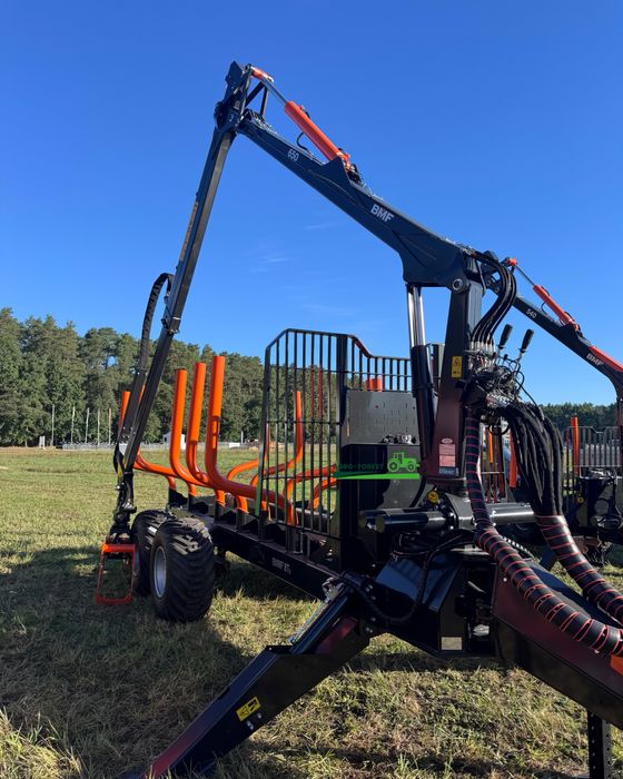 Przyczepa Leśna do Zrywki BMF 8T2 z Żurawiem HDS BMF650