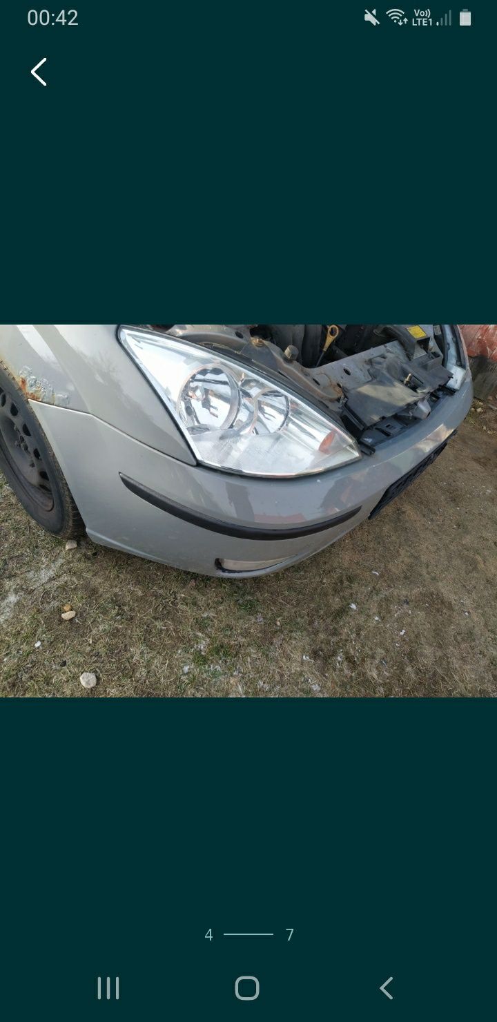 Ford Focus MK1 lampa prawa przednia