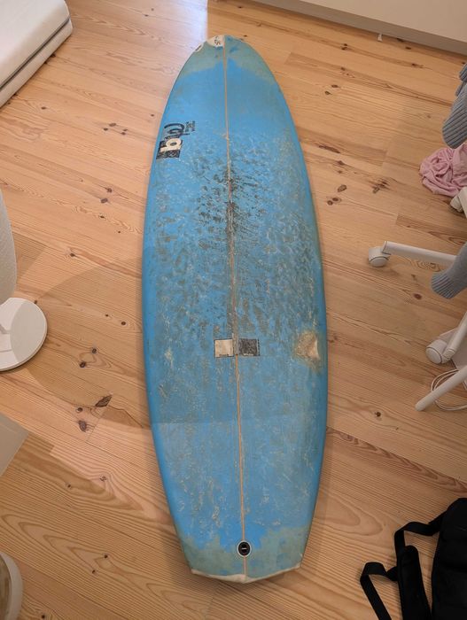 BW Black on White Prancha de surf 6'2" usada- precisa de reparos