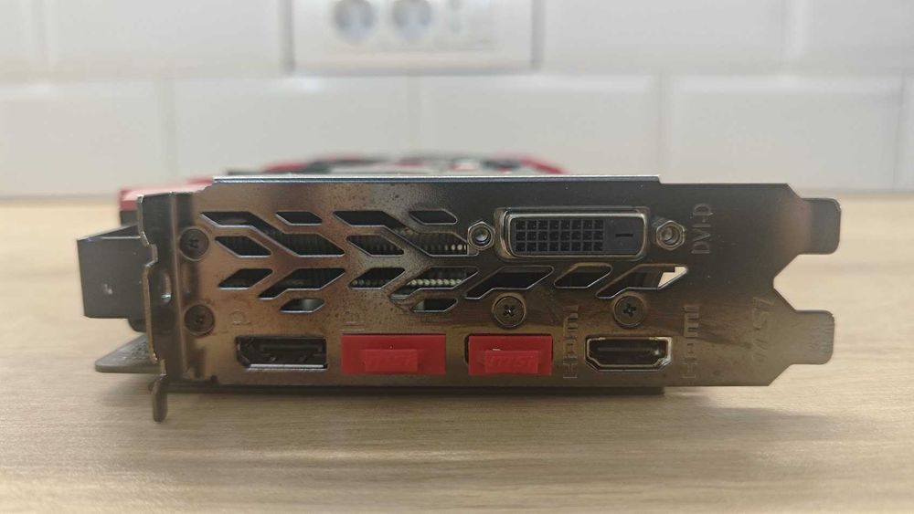 MSI RX 480 GAMING X 8 GB потужyжніше 470, тиха та досить крута.