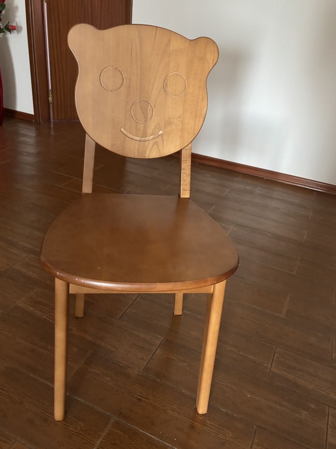 Cadeira de quarto(criança]
