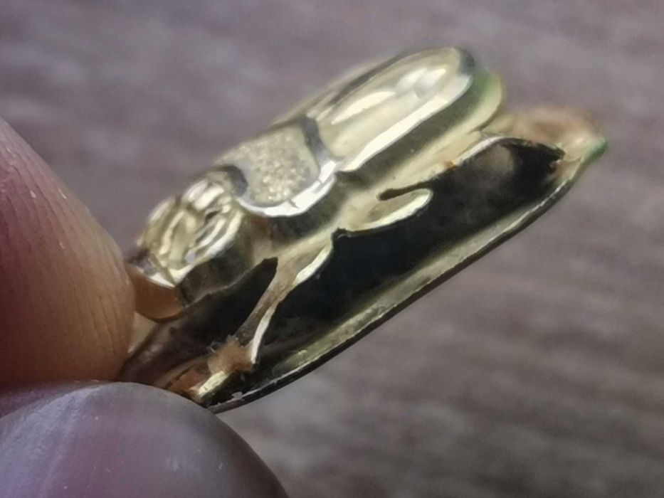 złoty Skarabeusz - zawieszka wisior amulet z Egiptu, złoto 750