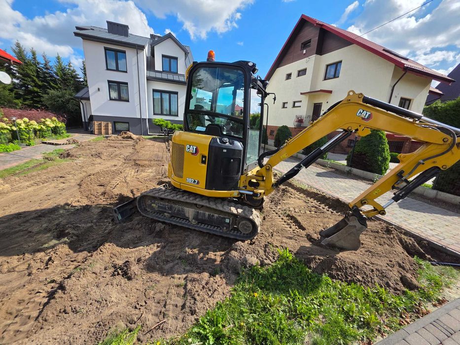 Wynajem minikoparkirki 2.7t wywrotki zageszczarki