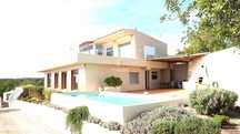 Moradia com 3 quartos, piscinas interior e exterior, vista para o mar