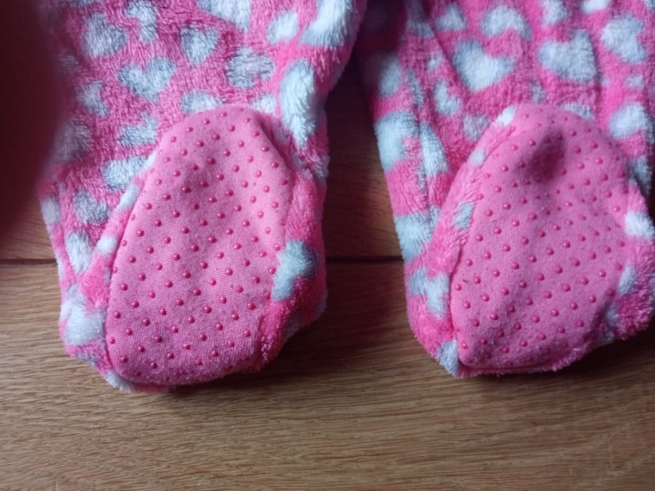 Pajacyk dla dziewczynki rozmiar 68 -74