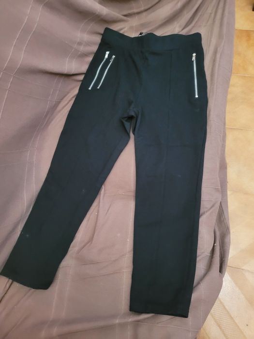 Calça preta de senhora