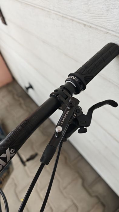 Santa Cruz Nomad carbon C S kit  rama L 27.5 super stan