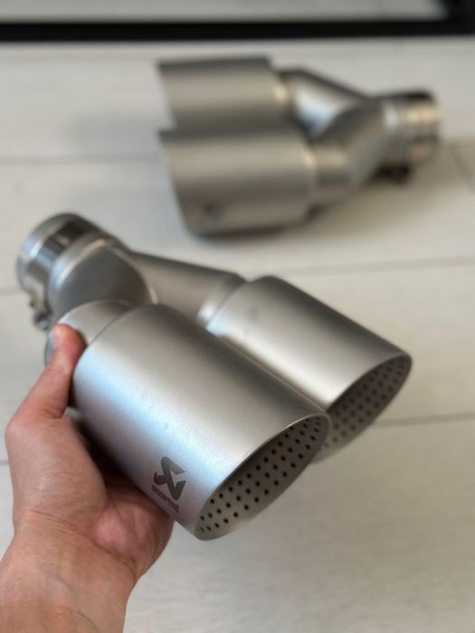 Насадки на выхлоп двойная насадка Akrapovic банка выхлоп глушитель