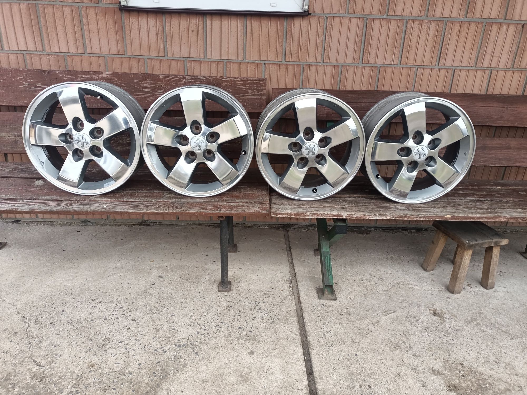 Felgi 5x114,3 R16 Peugeot