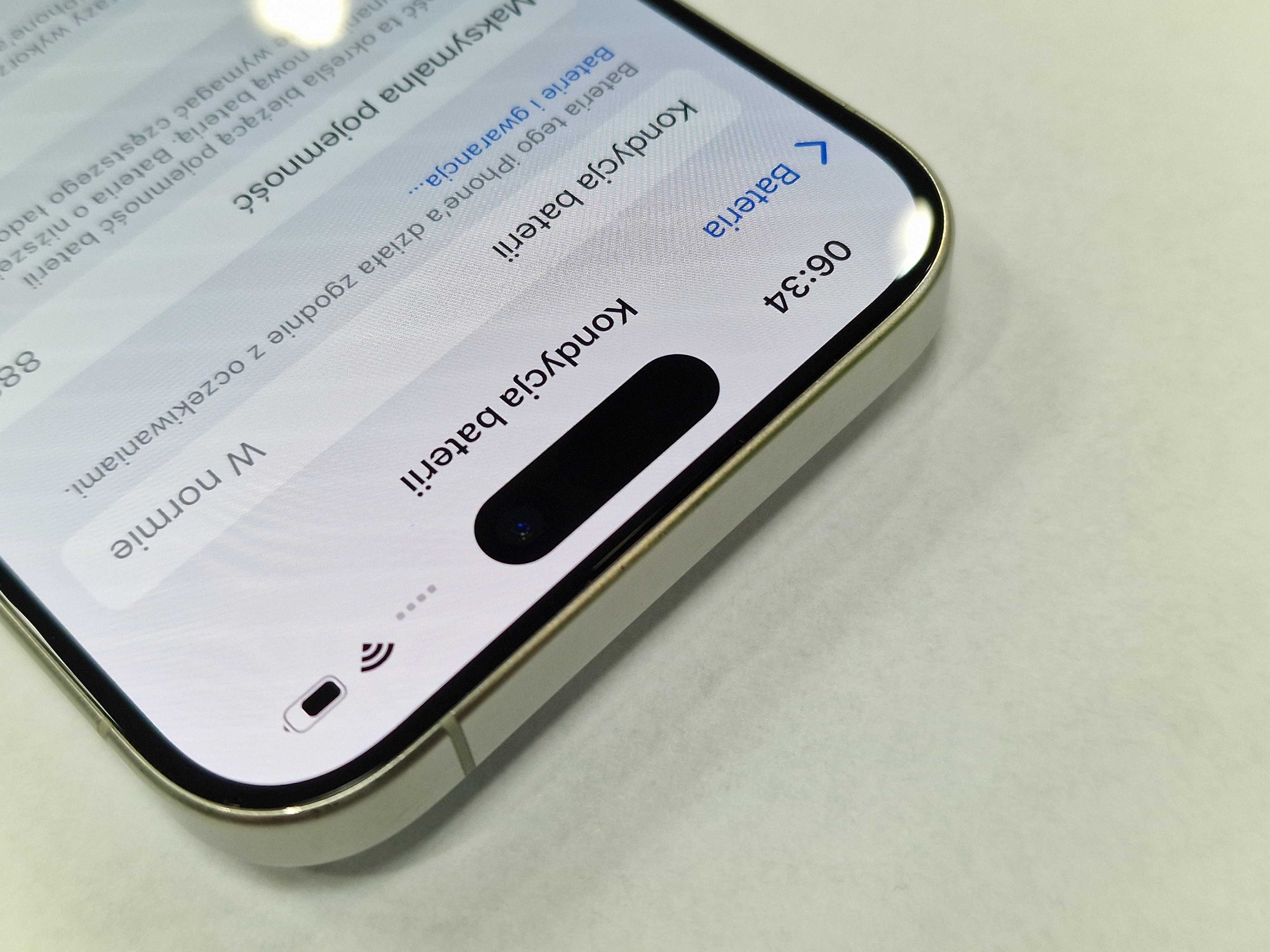 Iphone 15 PRO 128GB/ White Titanium/ 88%/ Grade A/ + ładowarka