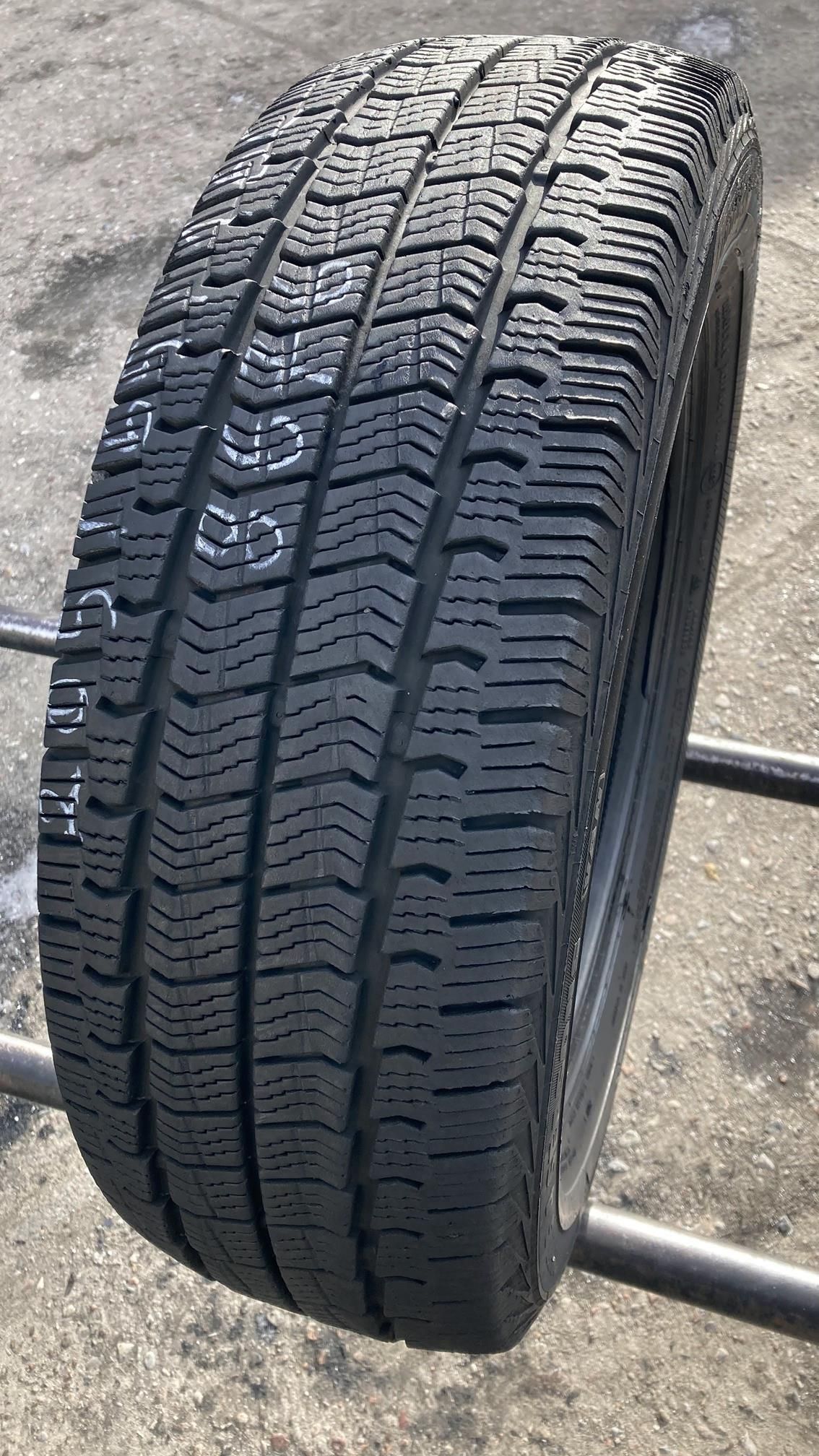 205/65/16C Point S 4 Seasons Van 107/105T
