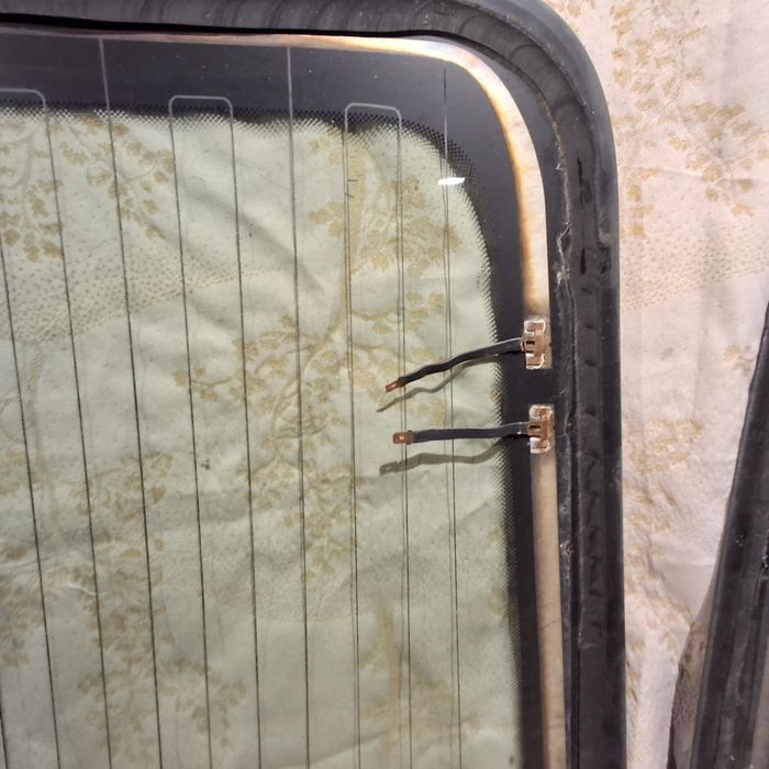 Szyby drzwi tylnych Renault Trafic III