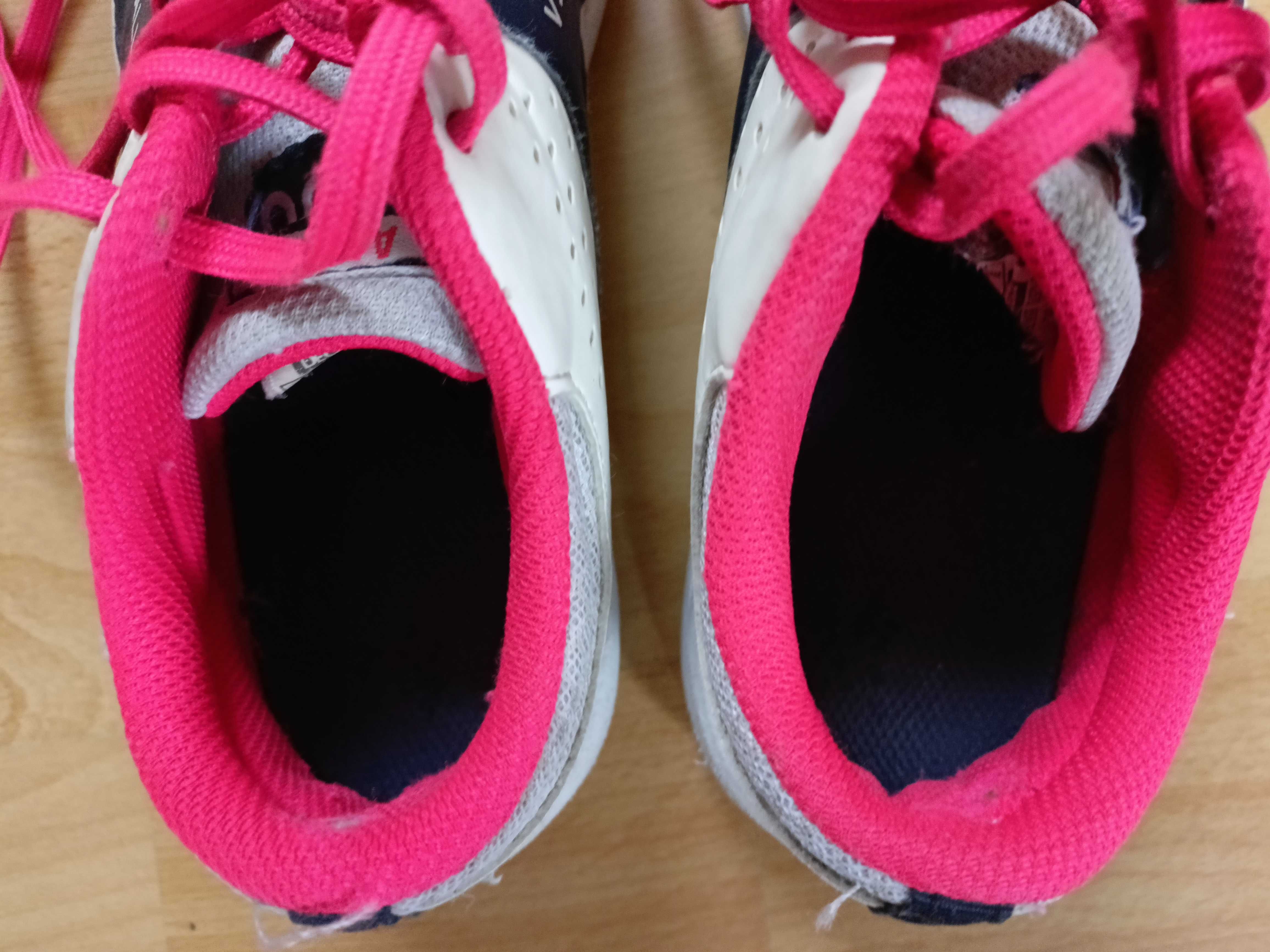 Używane dziecięce buty do siatkówki Allsix z DECATHLON r. 38 - 24 cm
