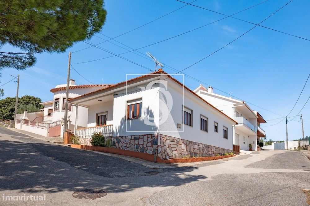 Moradia T3 em Mira de Aire – Equilíbrio entre o essencial e a tranquil