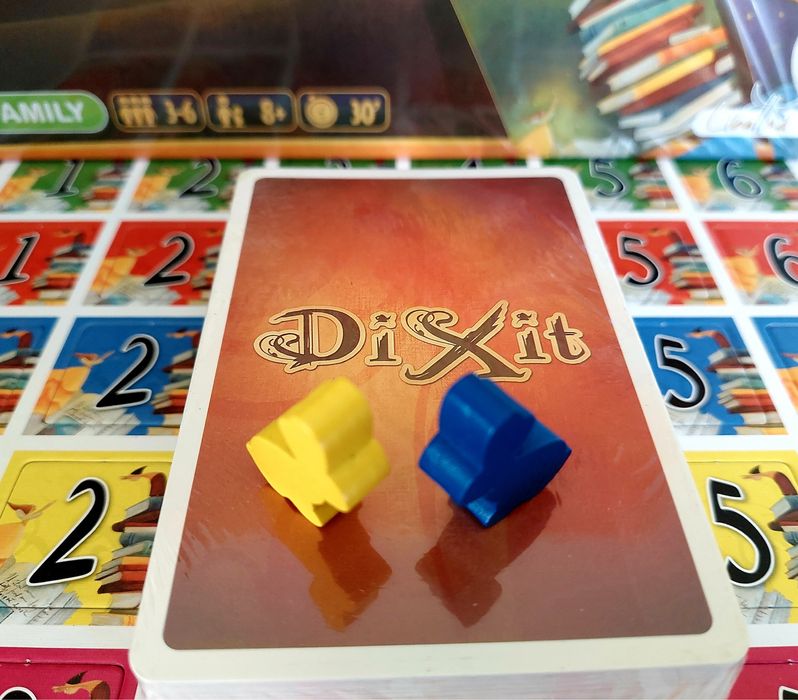 Діксіт з полем в коробці (Dixit, Диксит) настільна гра