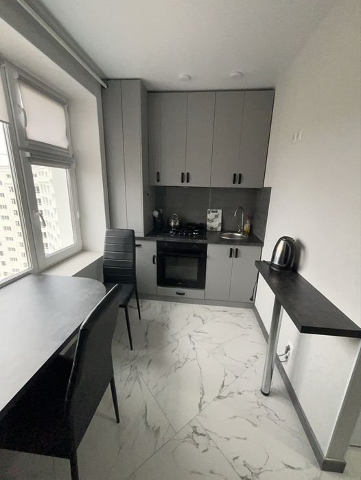 Здам подобово квартиру на Січових Стрільців 4 А