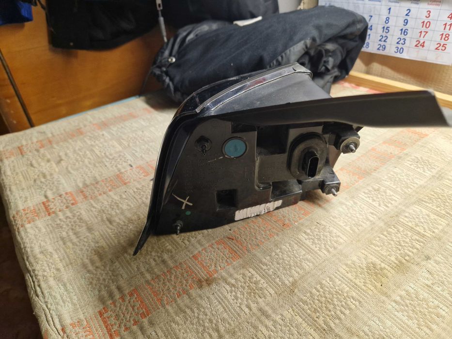 Тесла модел У задній фонарь