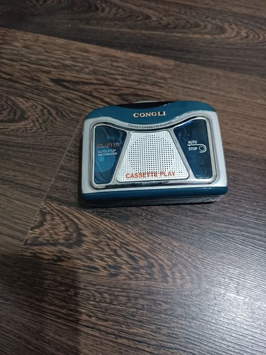 Продаю плеер кассетный и фотик Олимпус X-21 б/ у б/у