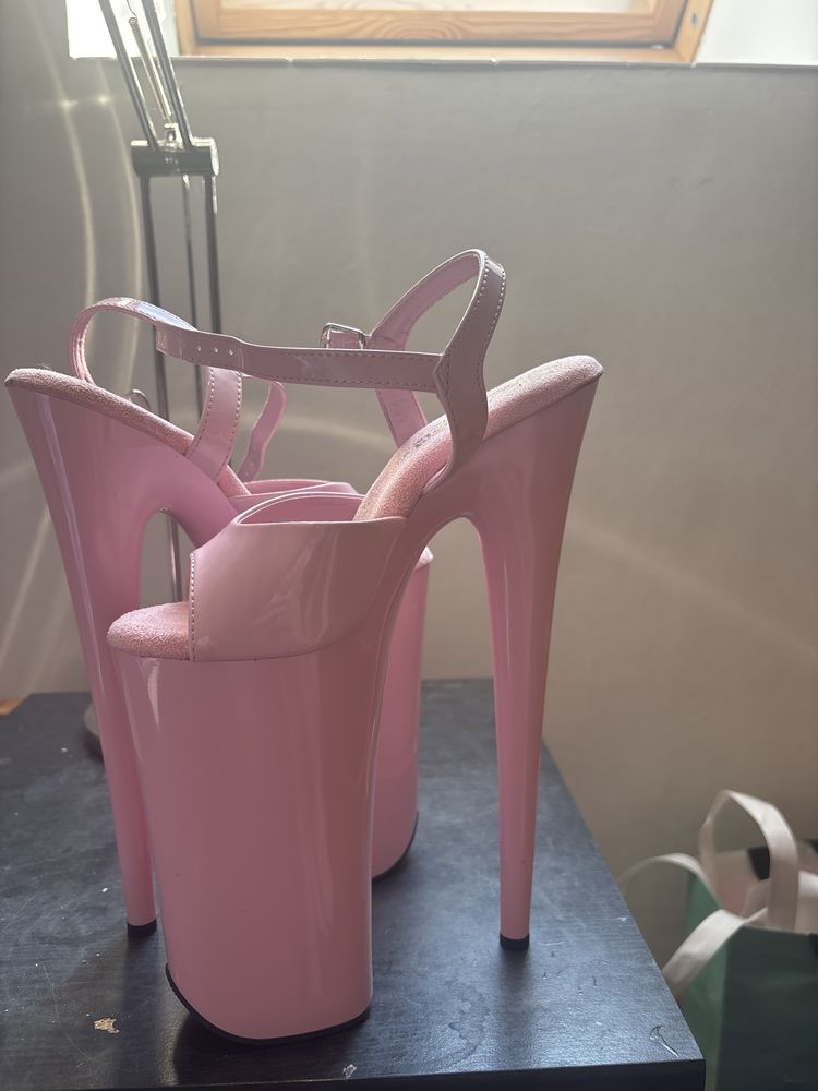 BUTY Pleaser pudrowy róż