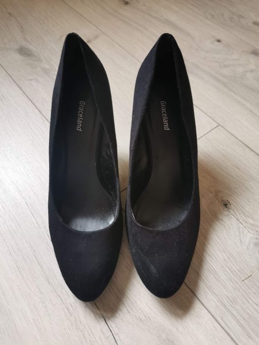 Damskie buty na obcasie rozm. 38