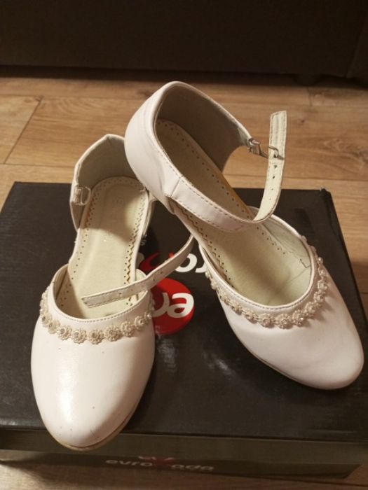 Туфлі для дівчинки