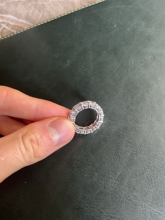 Продам срібну каблучку 925