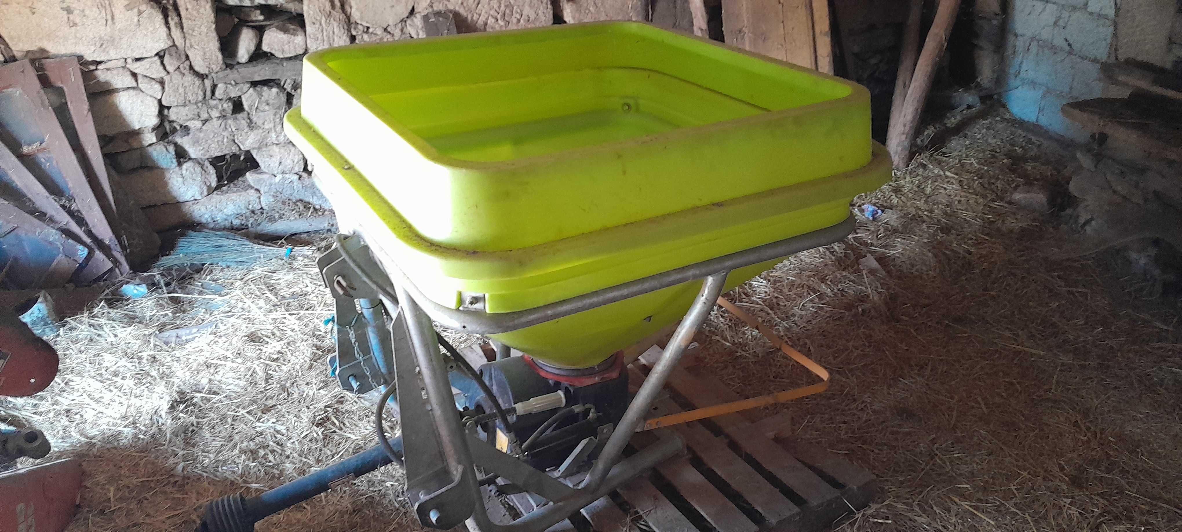 Distribuidor de Adubo Pendular Rocha KP800Q