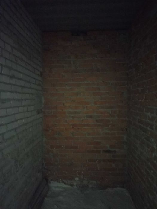 Продаж КОМОРА в житловому будинку по вулиці Пулюя