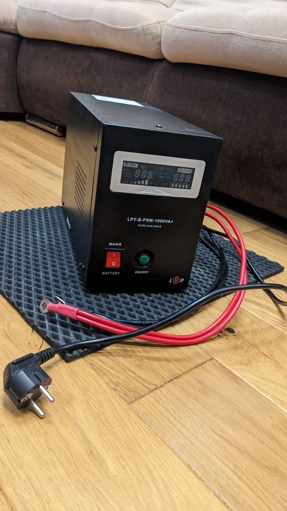ИБП/ДБЖ з правильною синусоїдою LPY-B-PSW-1000VA+ (700Вт) 10A/20A