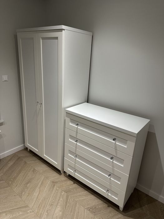 Białe meble, model Majorka, szafa + komoda. Stan bardzo dobry