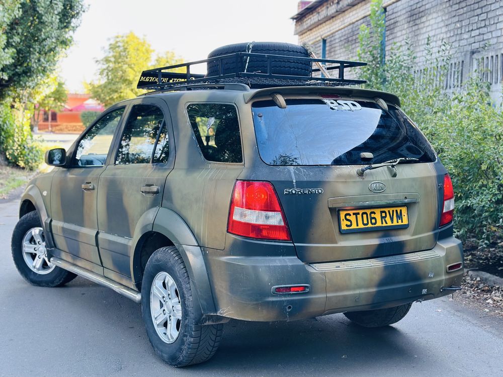 Продам KIA Sorento 2.5 TDI Avtomat 4x4 на отличном ходу сел поехал !