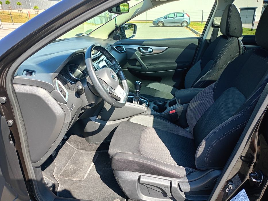 Nissan Qashqai 1,6 ,Panorama, Kamery 360, ful LED, przebieg 62 tys