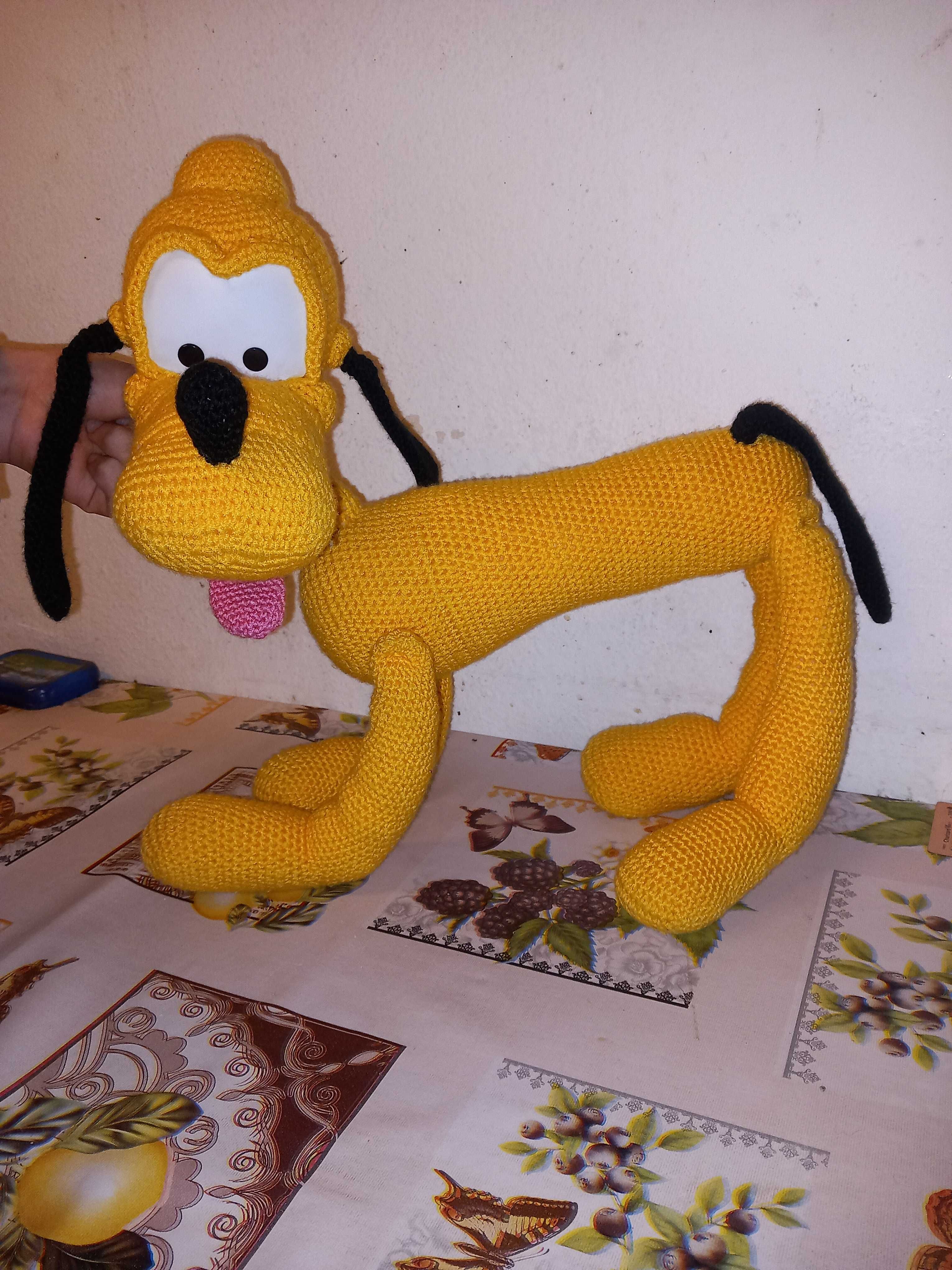 Pluto amarelo amigurumi cão