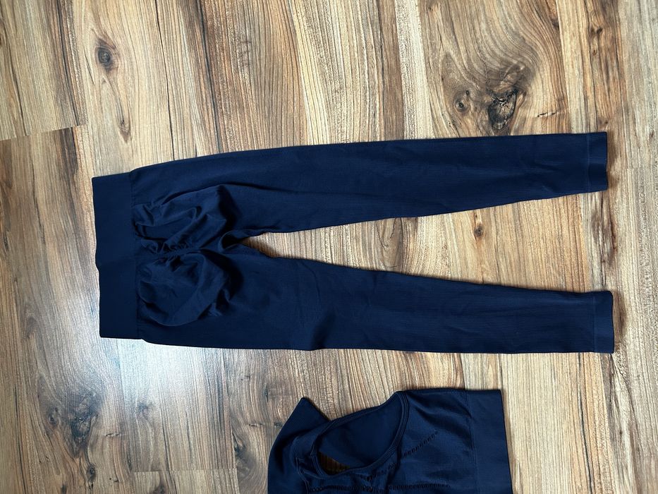 Komplet  36 prążkowany sportowy legginsy top fitness na siłownię