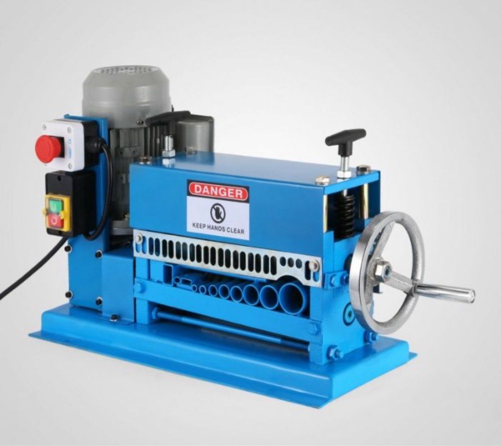Maquina eletrica de Descarnar cabo