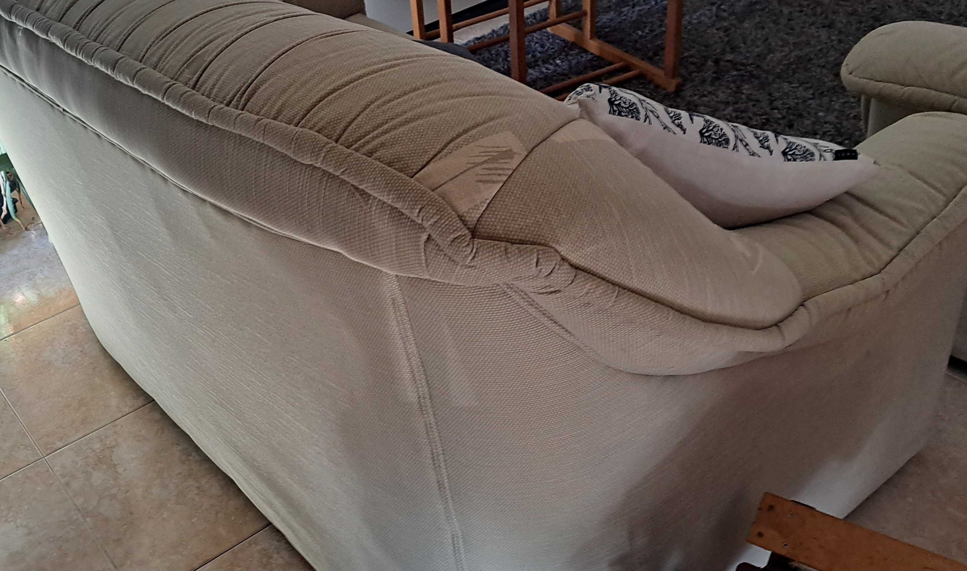 Sofa de dois lugares