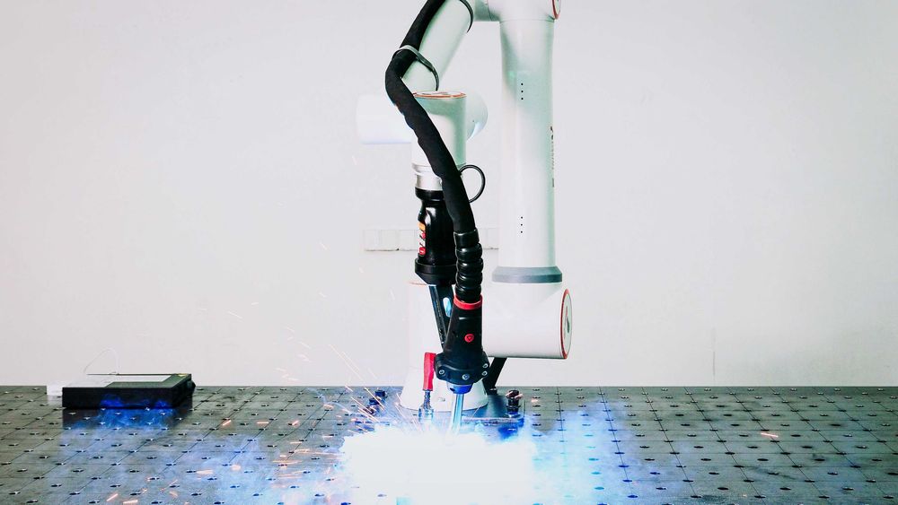 Robot do spawania | Cobot FR10 + Pilot Smarttool | spawanie 360º