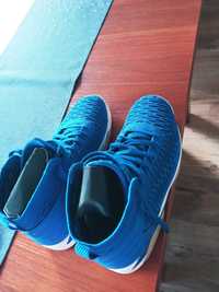 Buty meskie sportowe Jordan 42.5 niebieskie