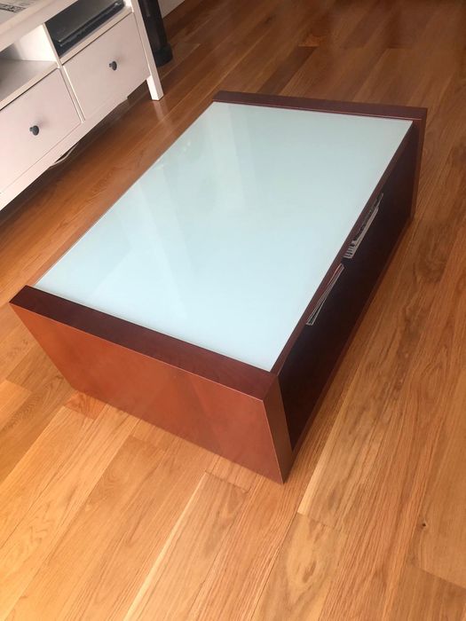 Mesa de centro cerej. com vidro