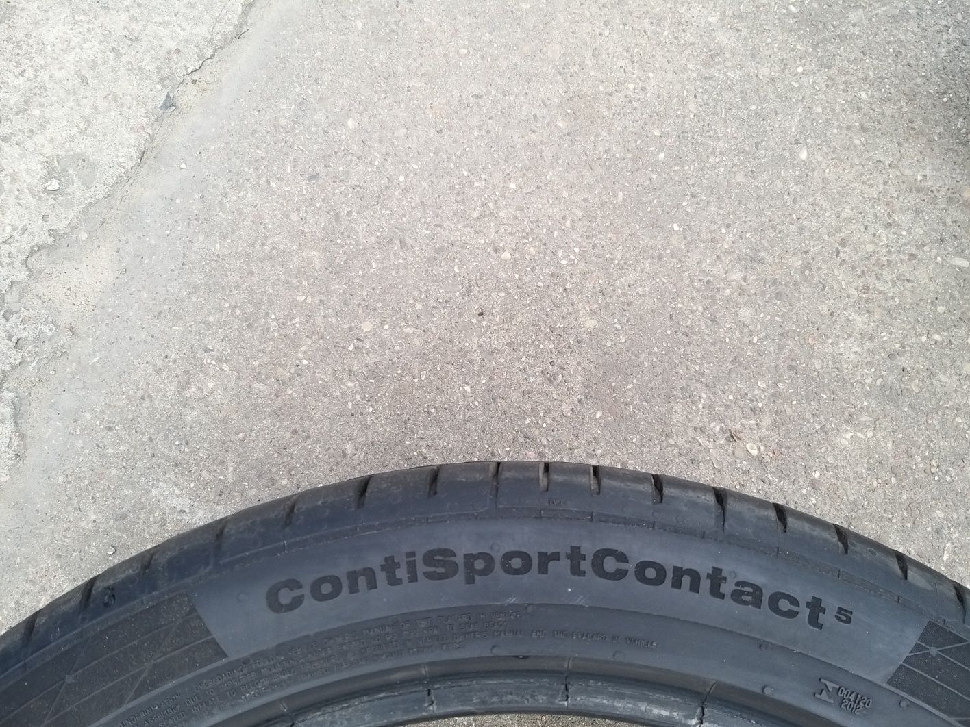 225/45R19 W Continental