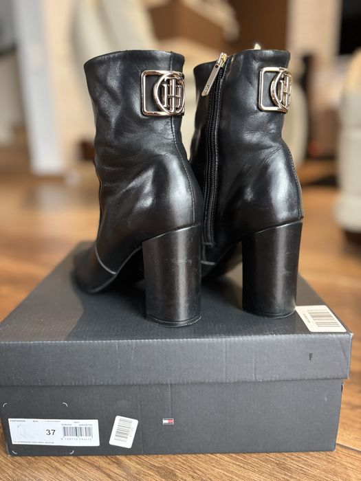 Skórzane botki Tommy Hilfiger, czarne, rozmiar 37