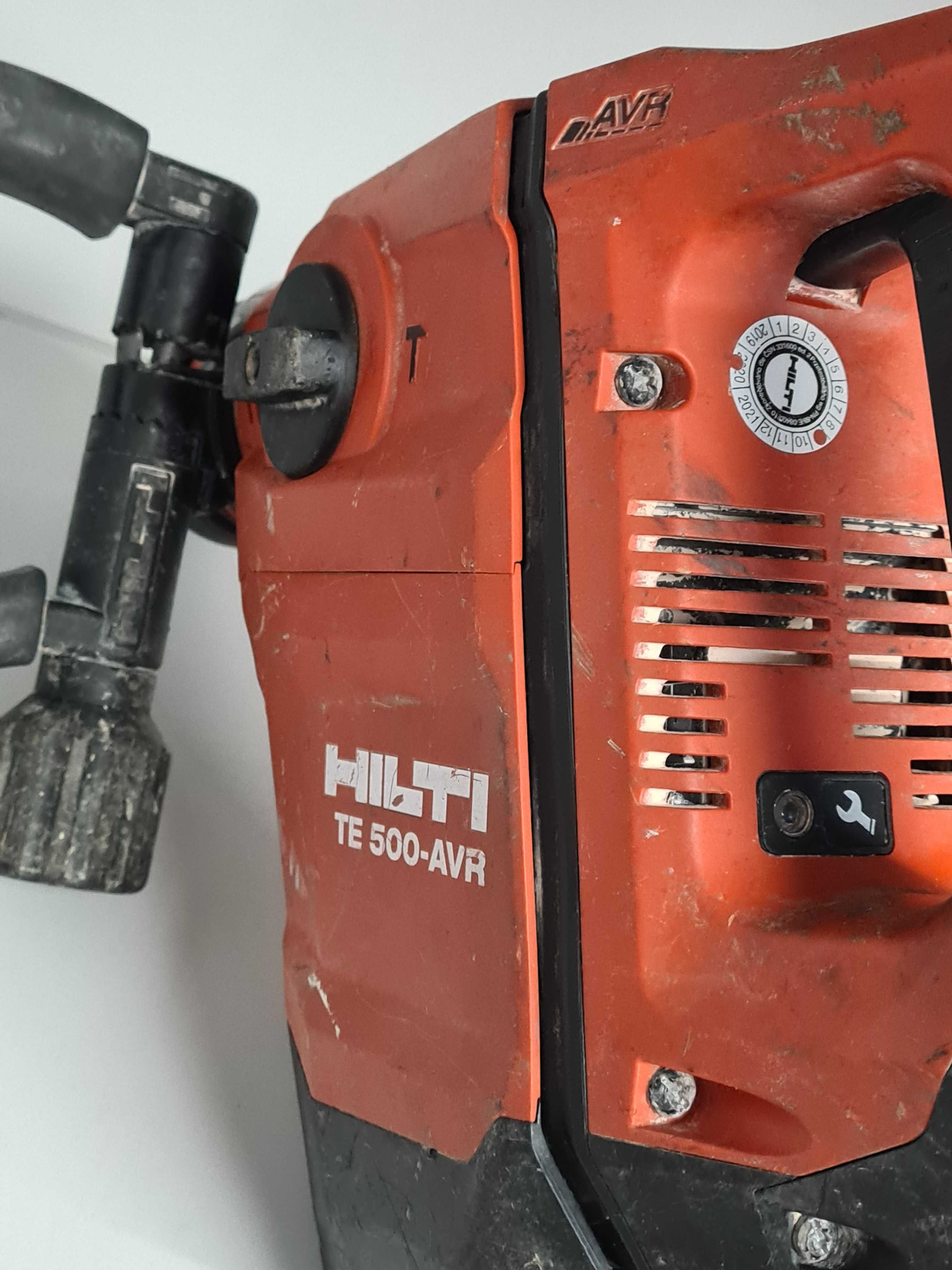 Młot dłutujący wyburzeniowy HILTI TE 500-AVR 220V-240V stan bdb. Sds